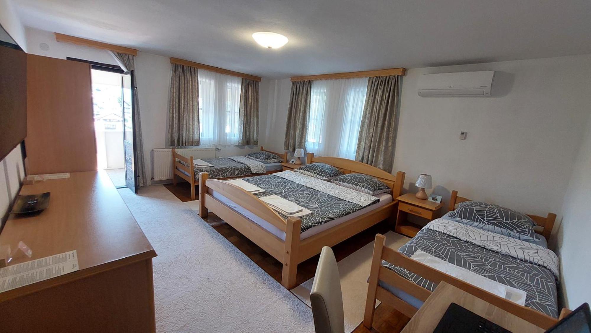 Panorama Travnik Aparthotel ภายนอก รูปภาพ