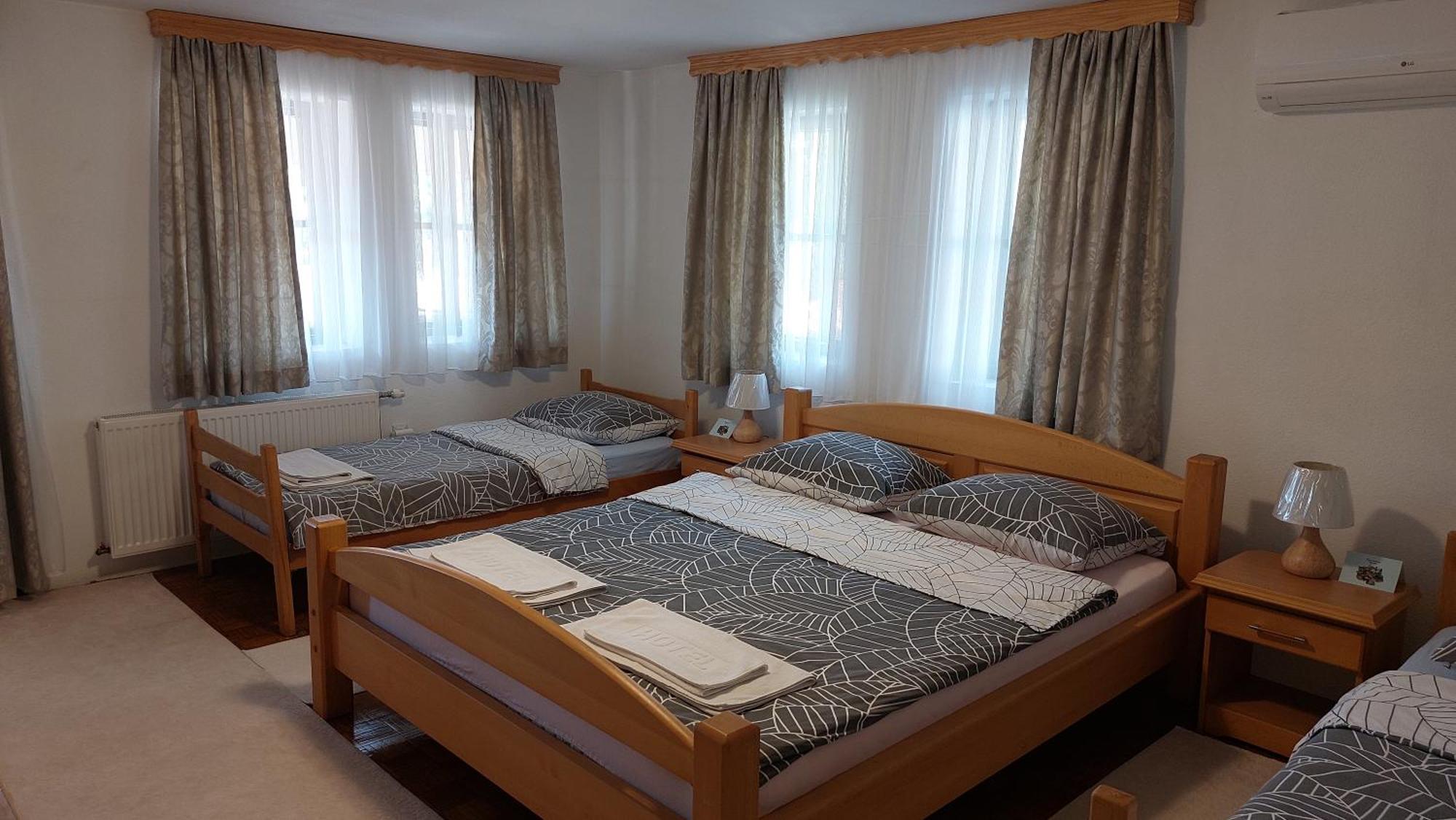 Panorama Travnik Aparthotel ภายนอก รูปภาพ